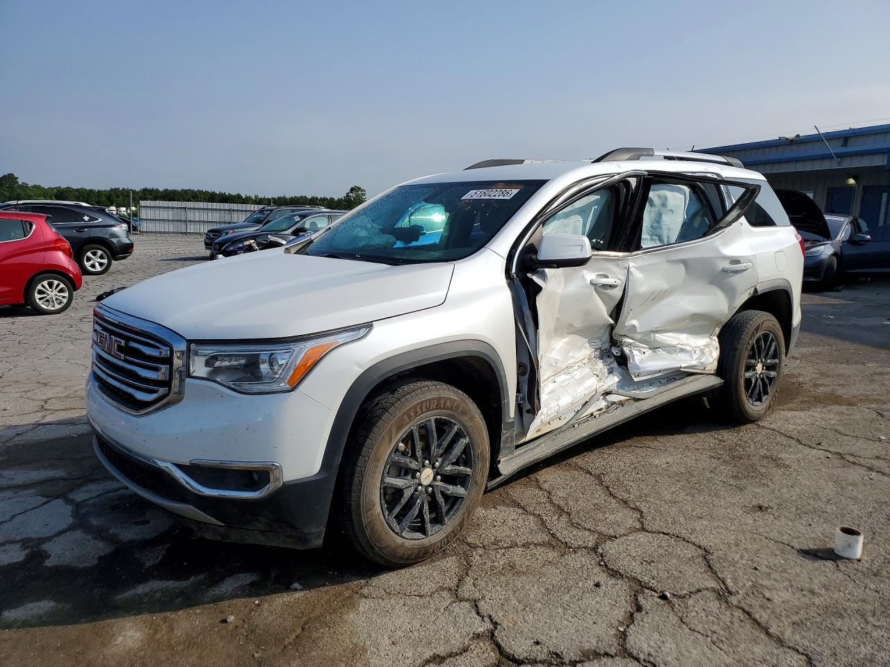 Salvage GMC Acadia Image