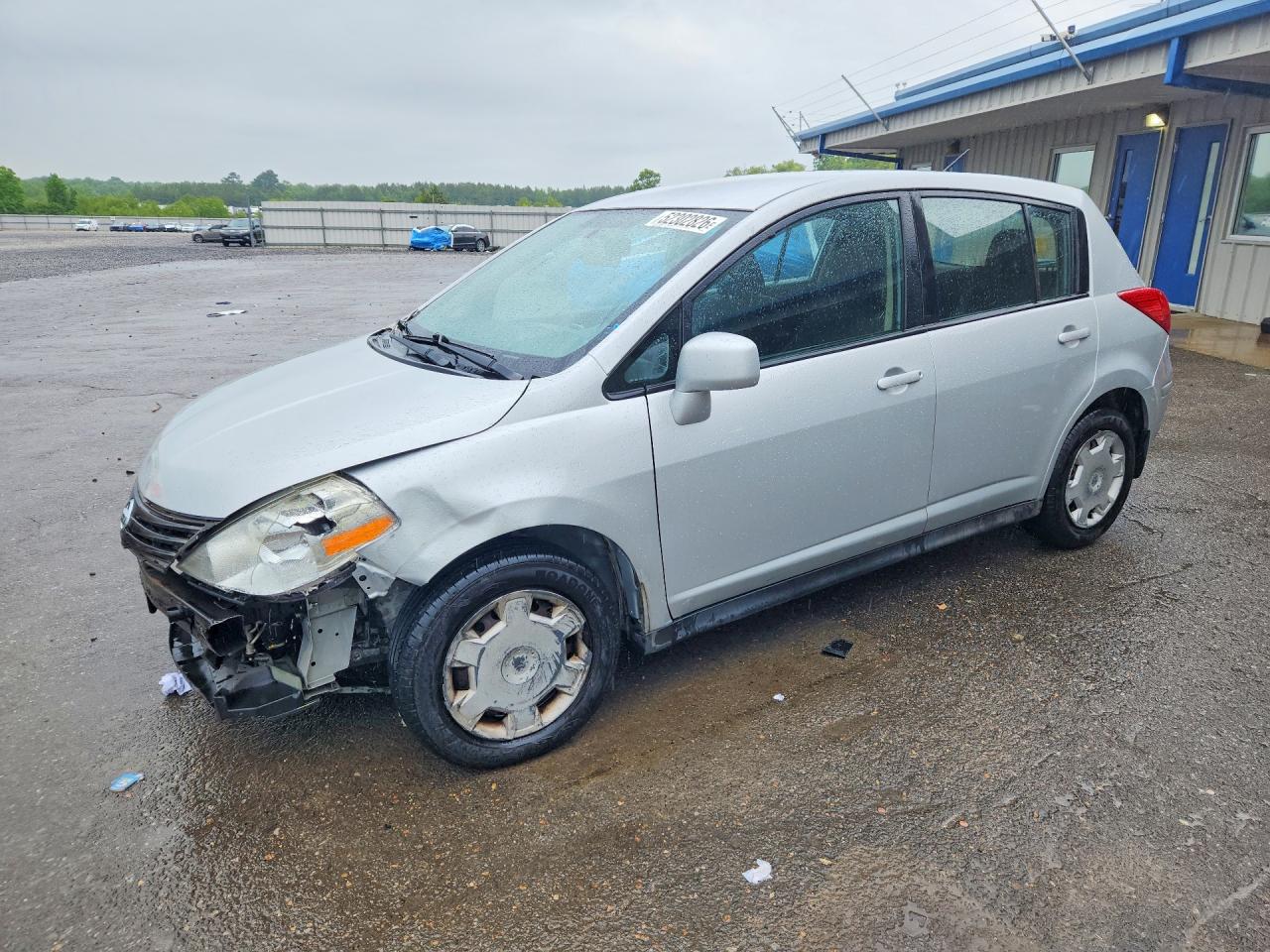 Salvage Nissan Versa Image