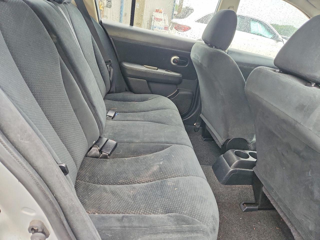 Nissan Versa 1.8 S