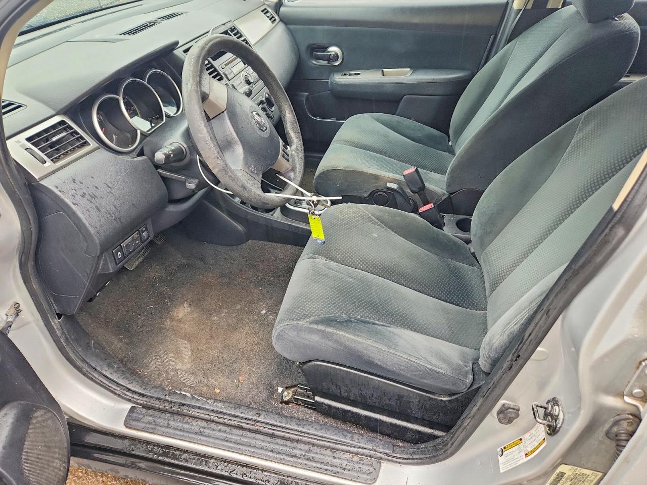 Nissan Versa 1.8 S