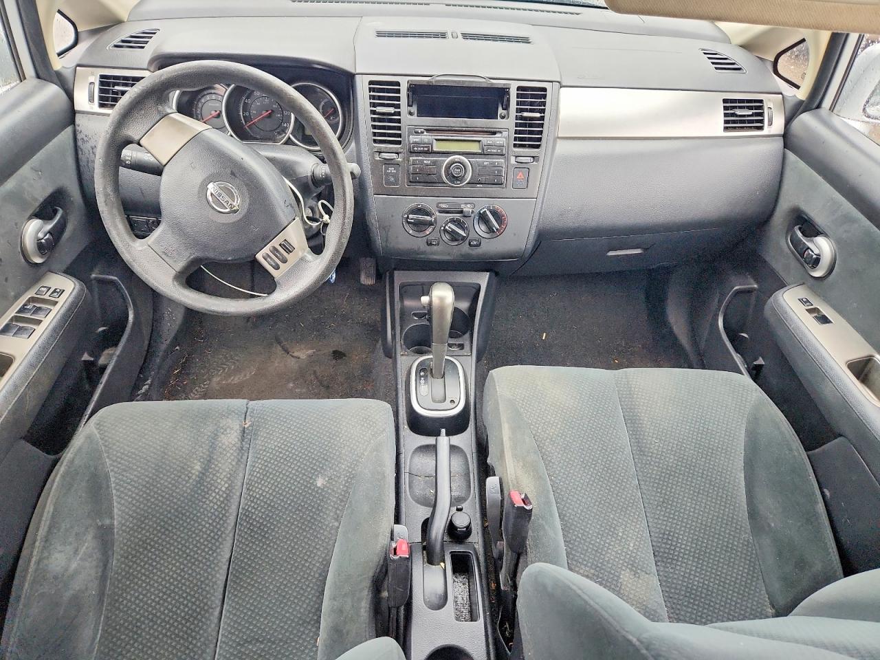 Nissan Versa 1.8 S