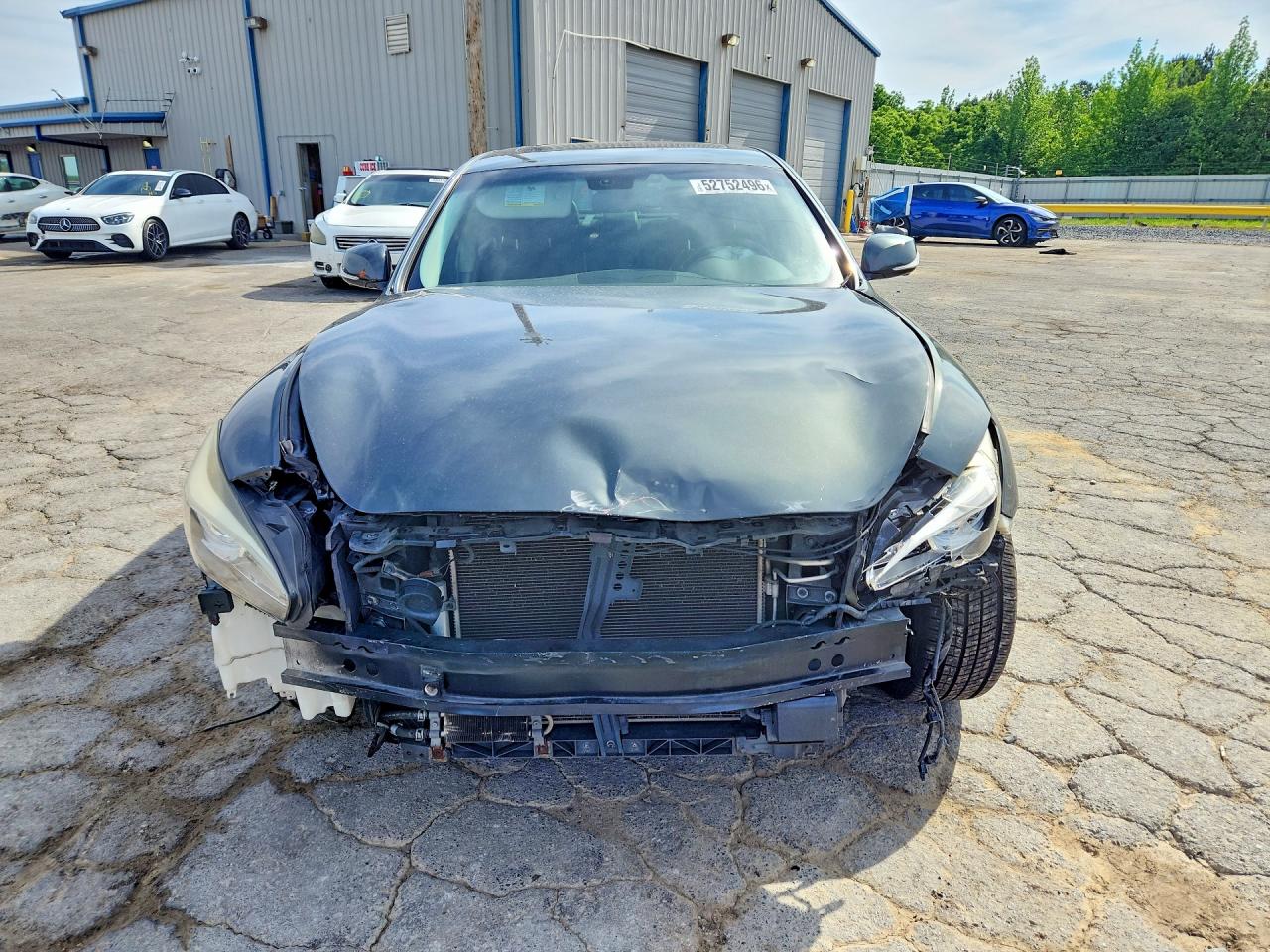 INFINITI Q70 3.7