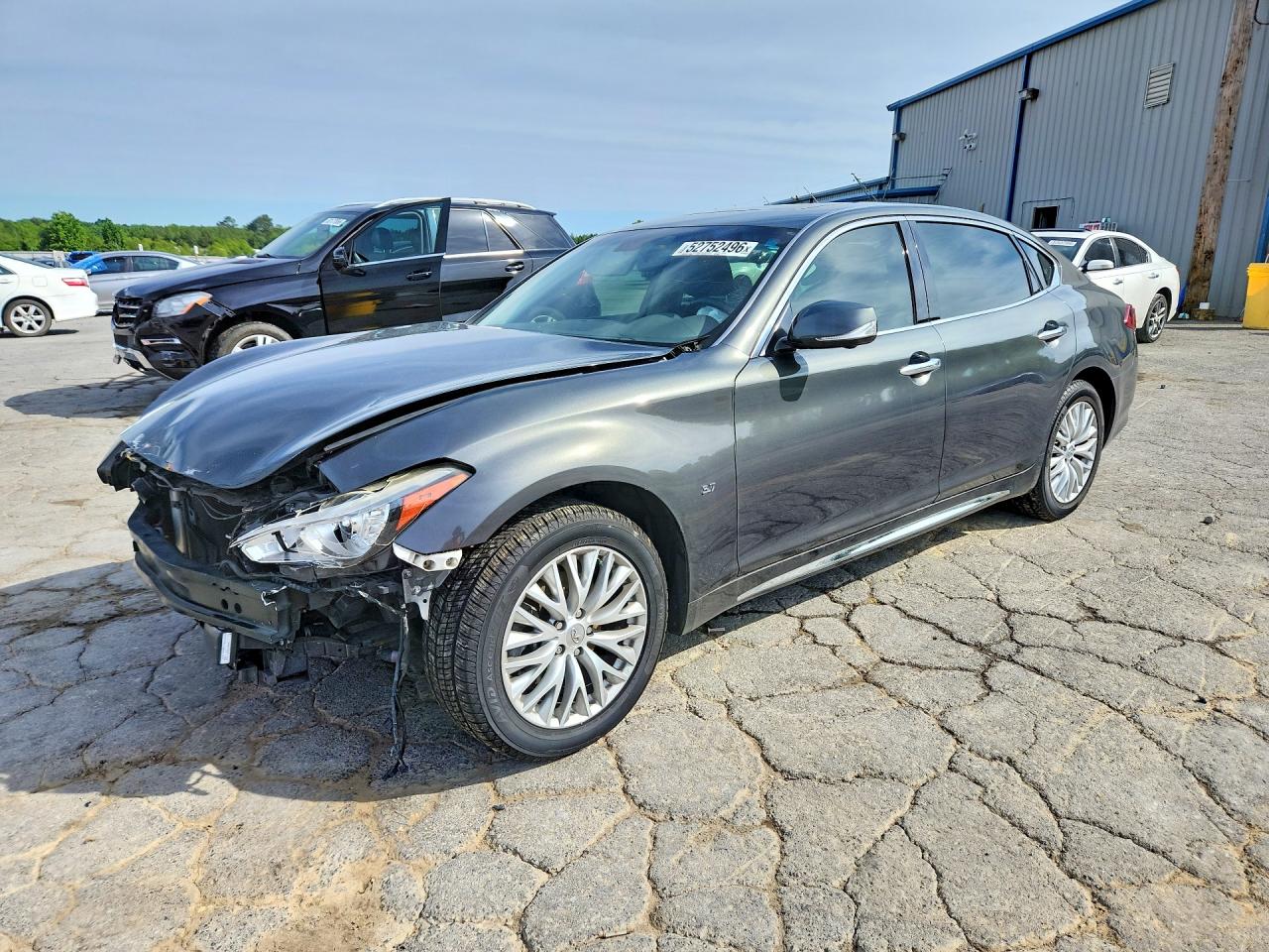 Salvage INFINITI Q70 Image