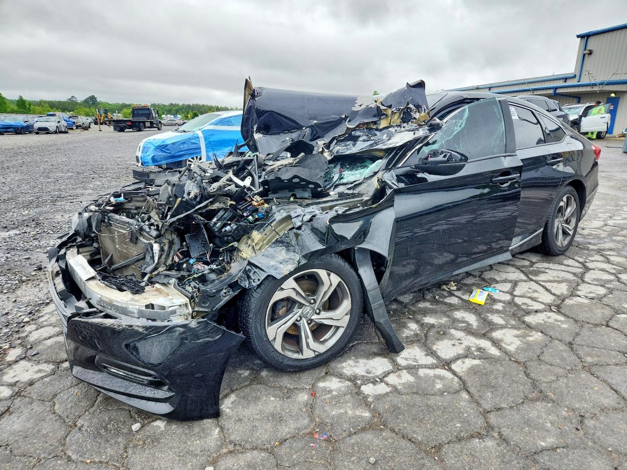 Salvage Honda Accord Image