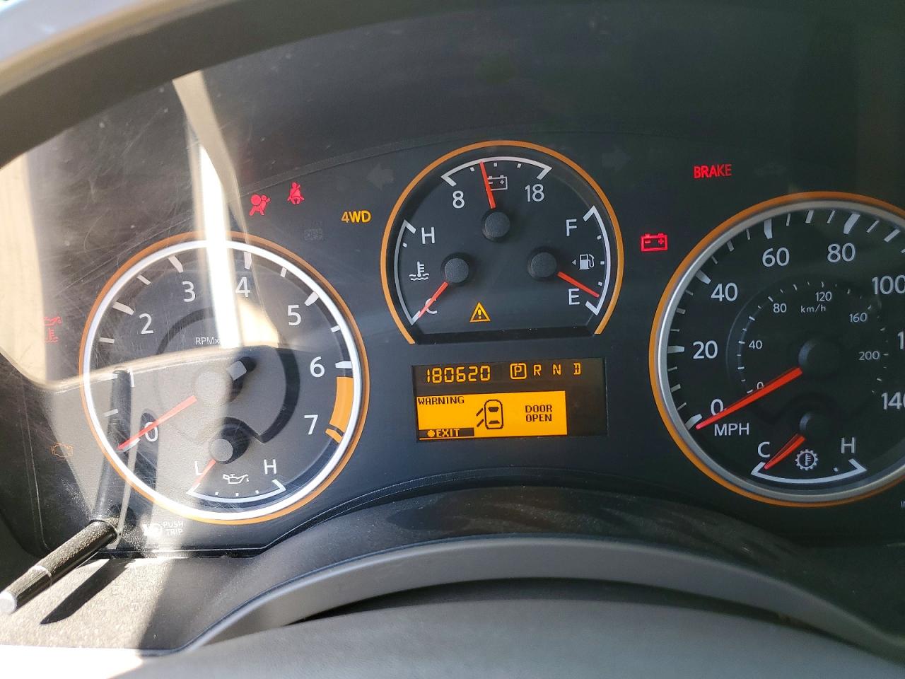 Nissan Titan Sv
