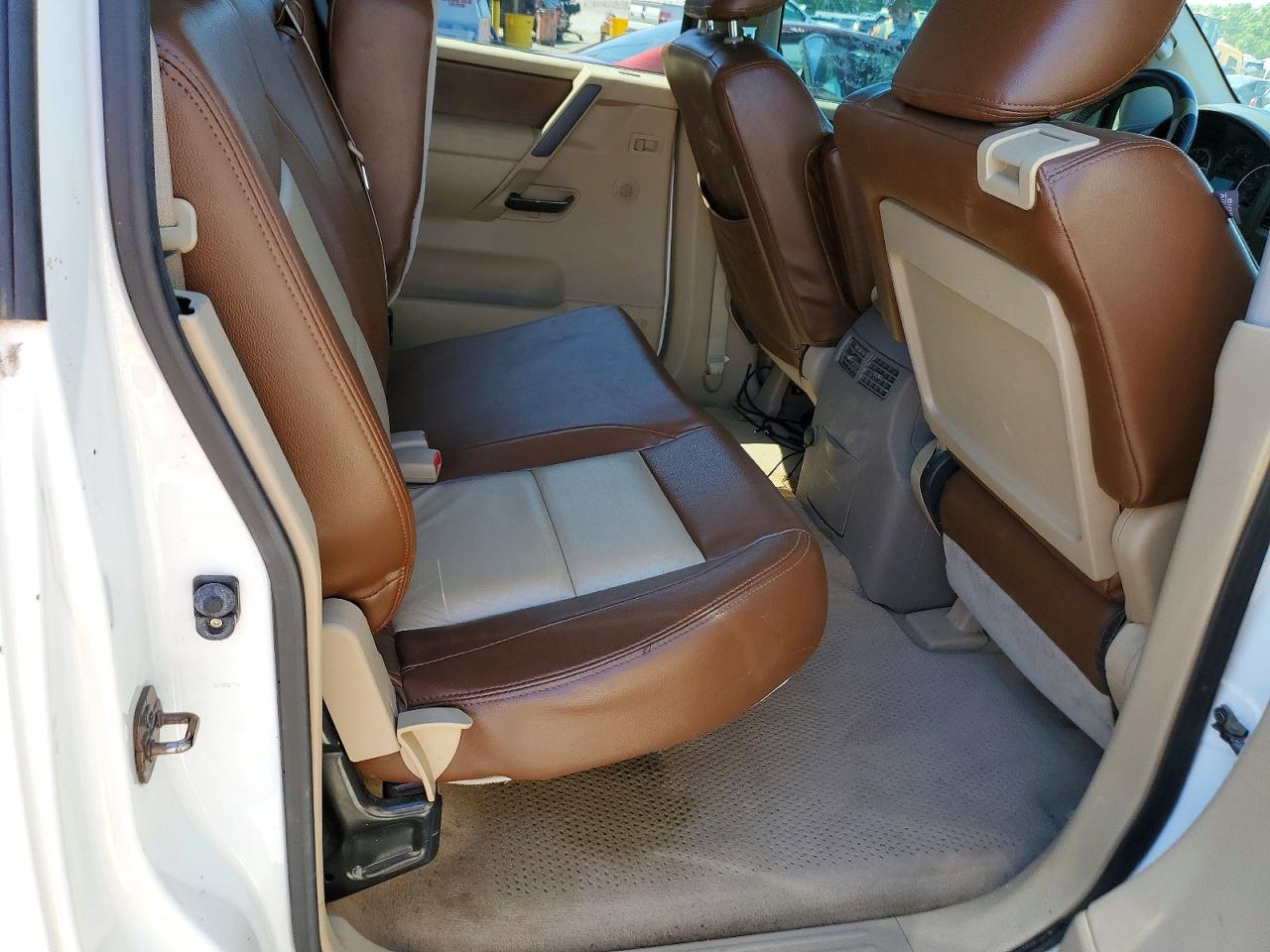 Nissan Titan Sv
