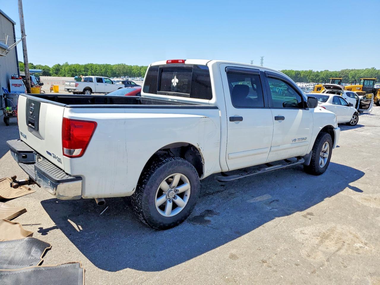 Nissan Titan Sv