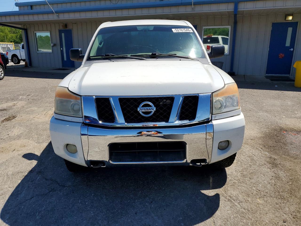 Nissan Titan Sv