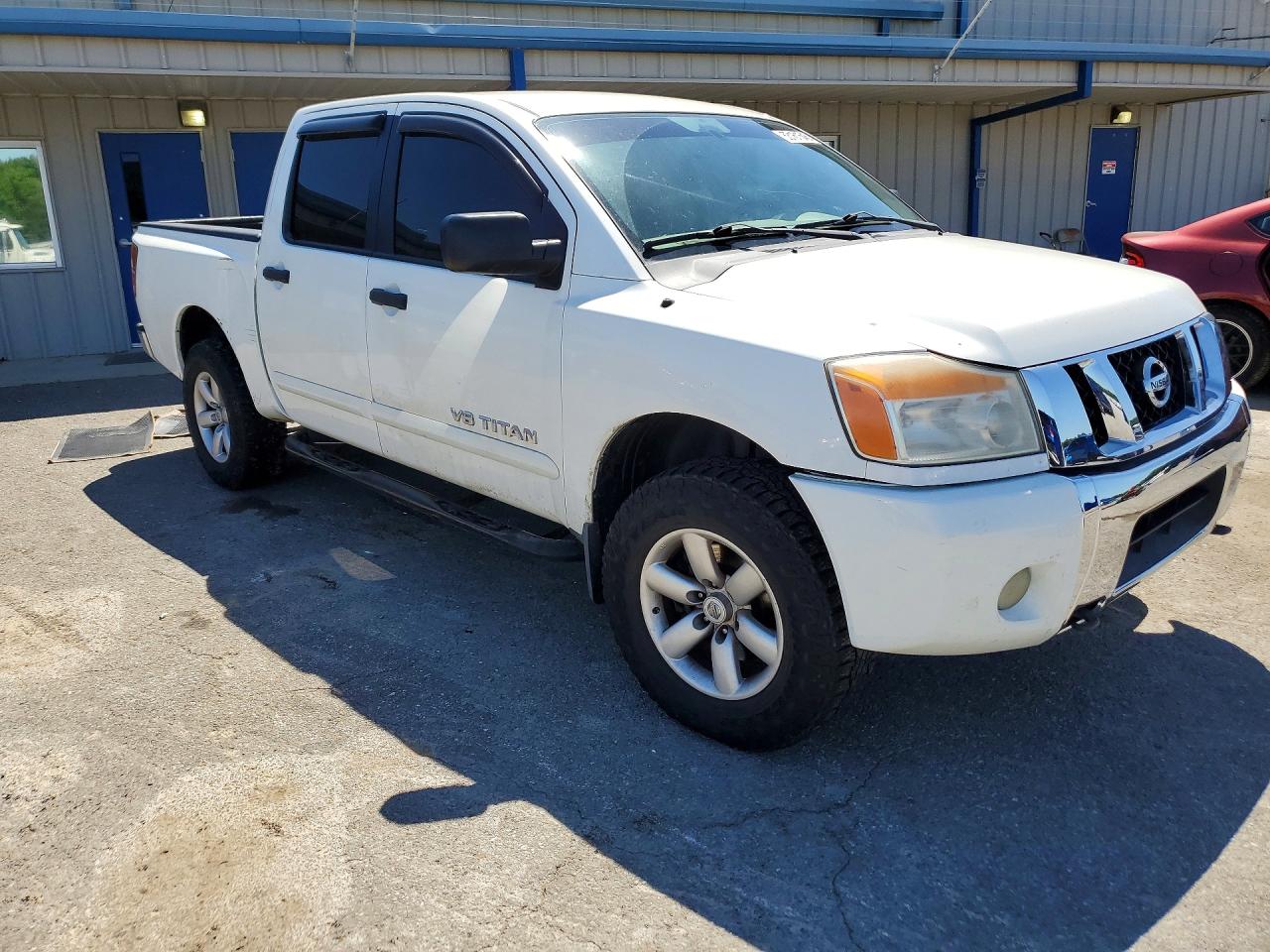 Nissan Titan Sv