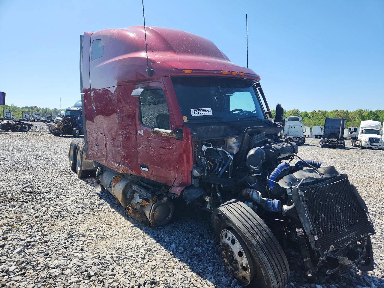 Salvage Peterbilt 579 Image