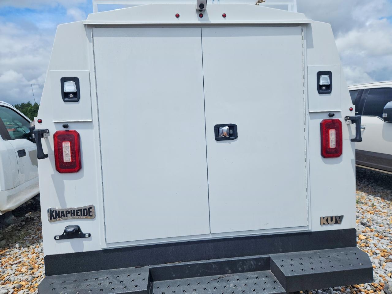 Ford Econoline E350 Super Duty Cutaway Van