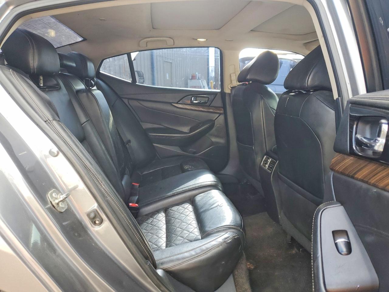 Nissan Maxima Platinum