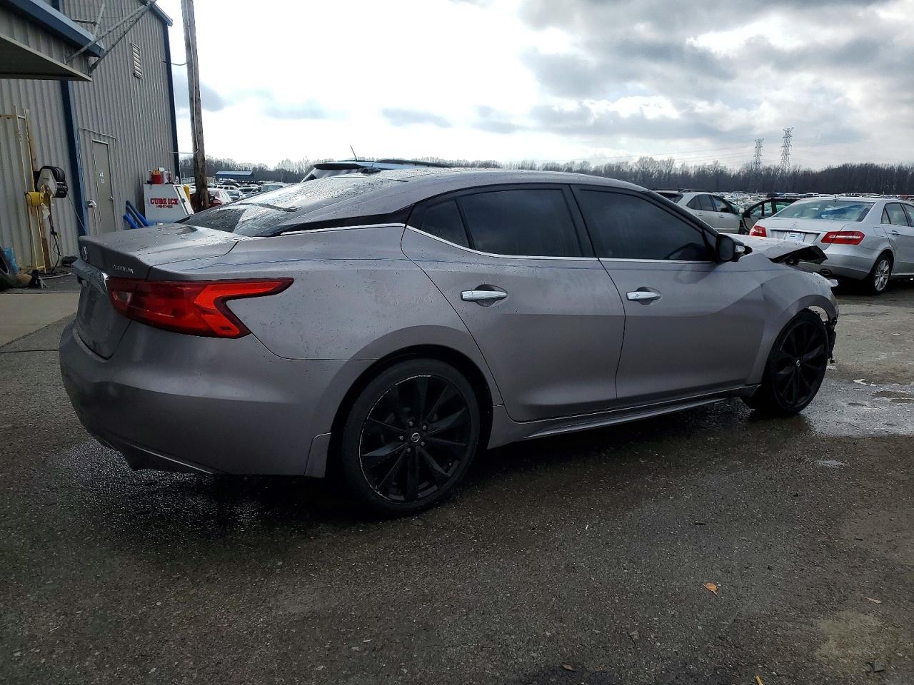 Nissan Maxima Platinum