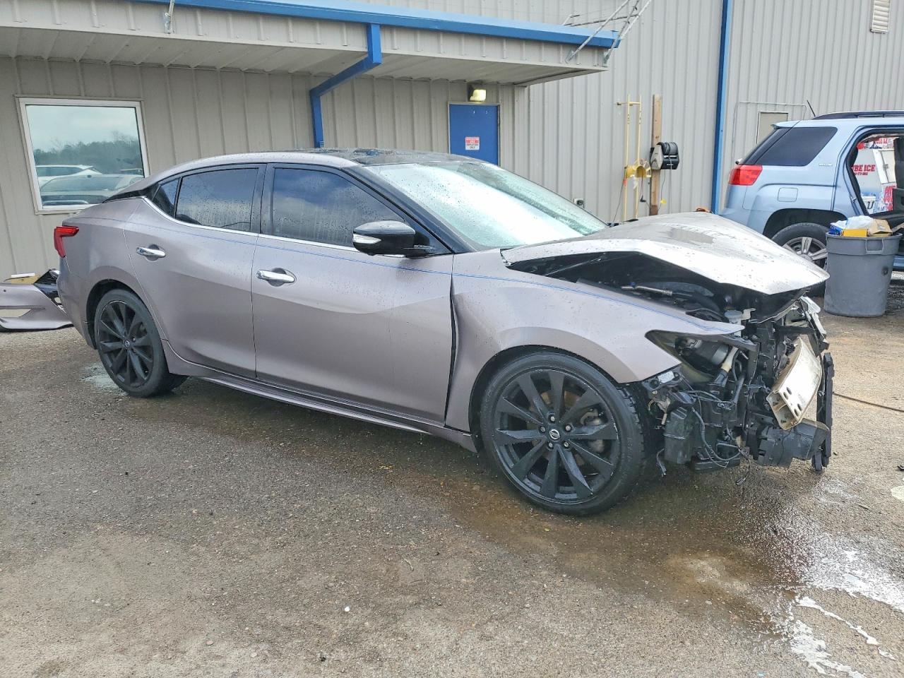 Nissan Maxima Platinum