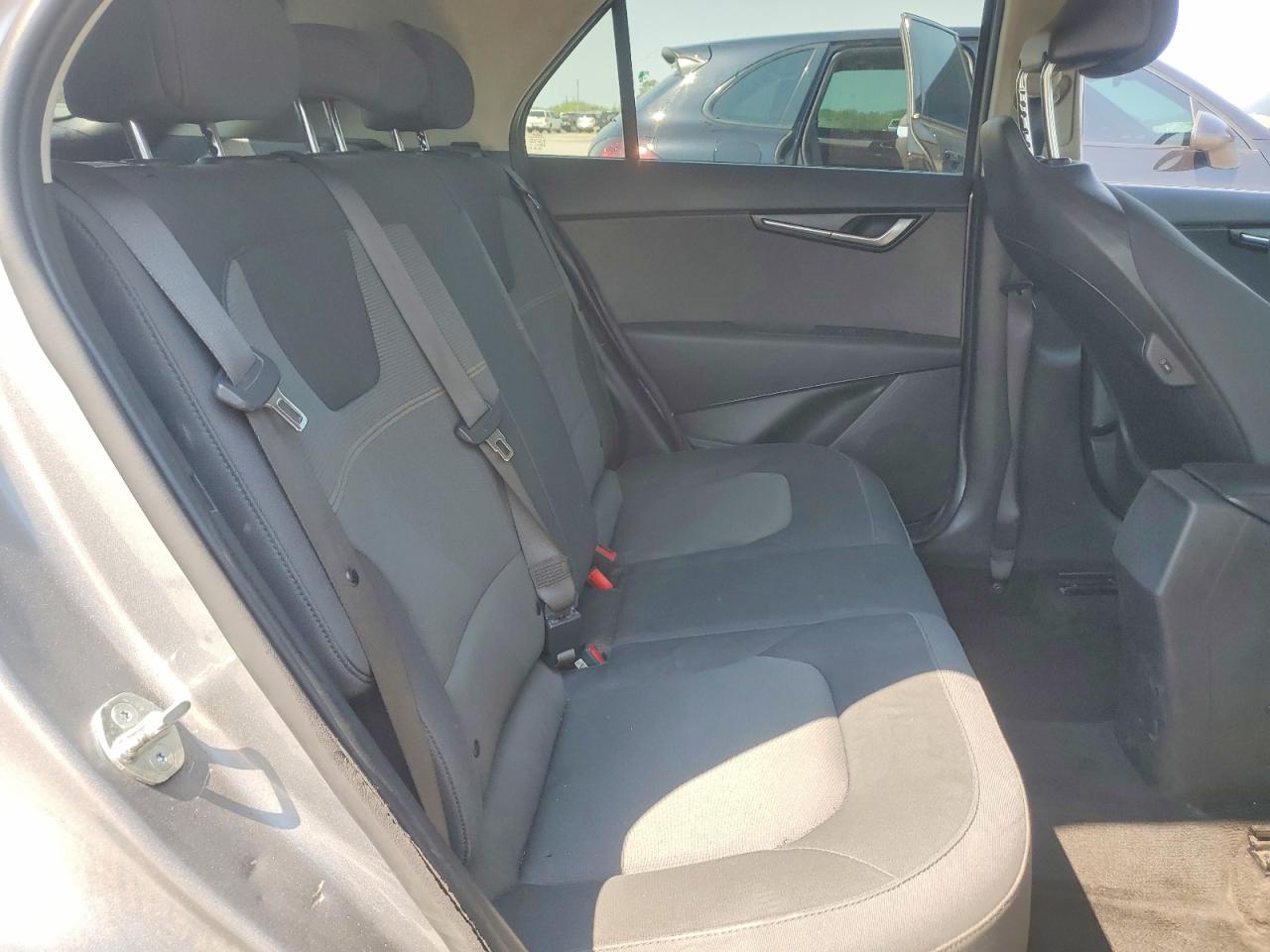 Kia Niro Lx