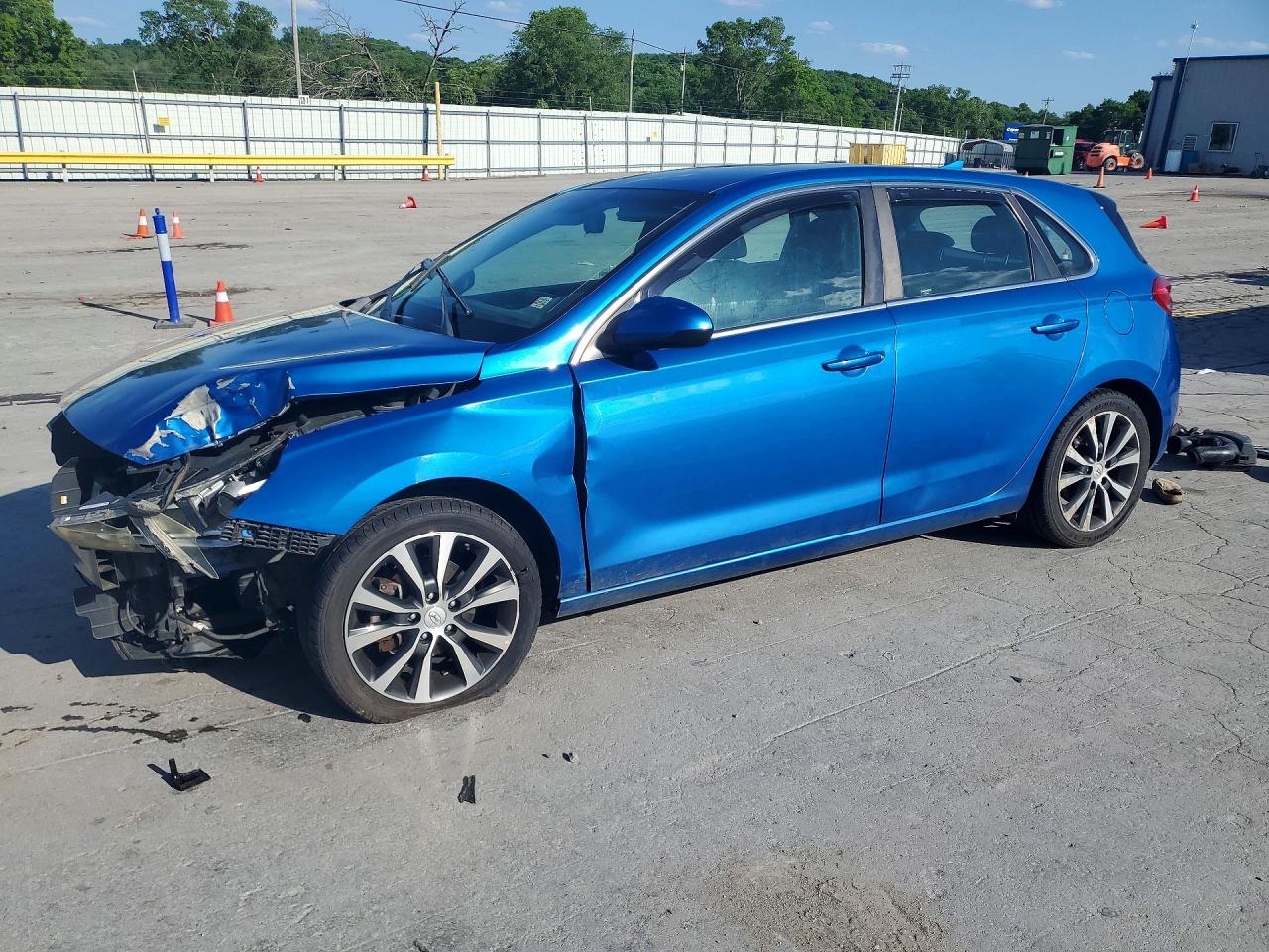 Salvage Hyundai ELANTRA Image