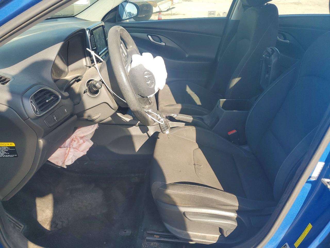 Hyundai ELANTRA Base