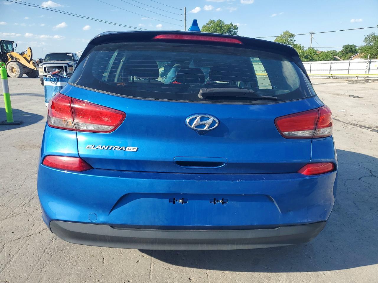 Hyundai ELANTRA Base
