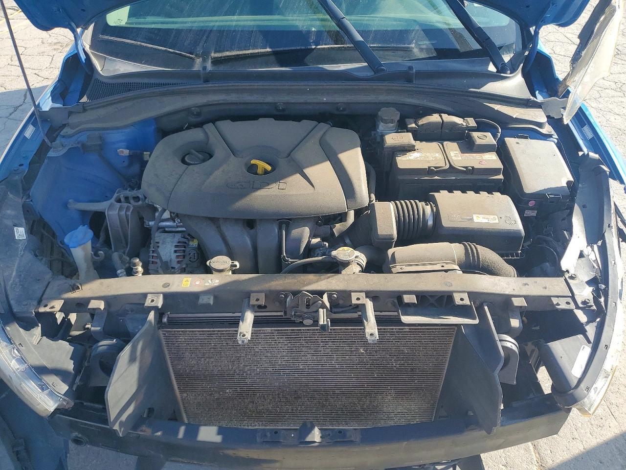 Hyundai ELANTRA Base