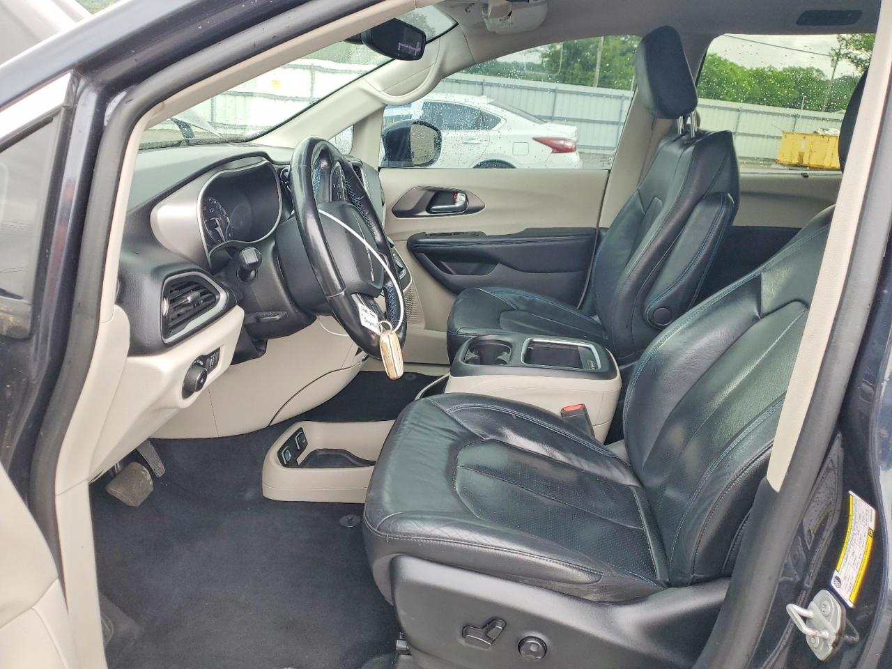Chrysler Pacifica Touring L