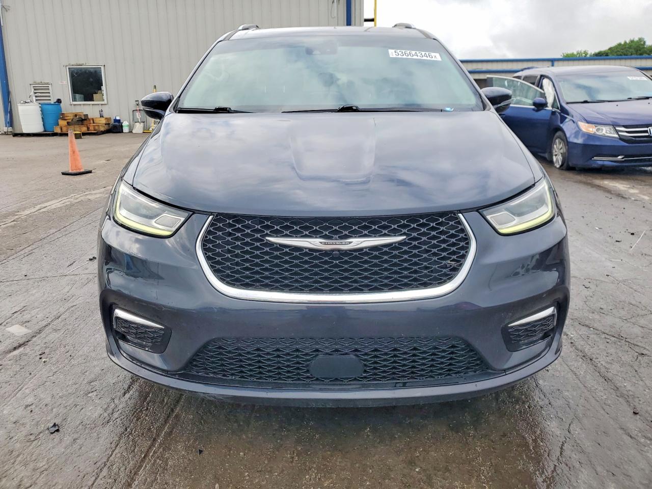 Chrysler Pacifica Touring L