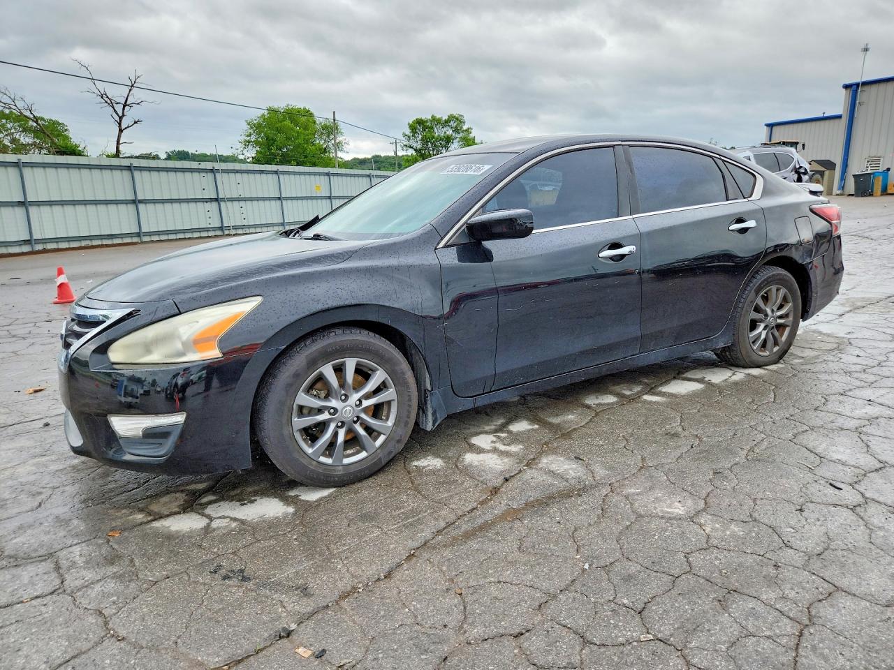 Salvage Nissan Altima Image