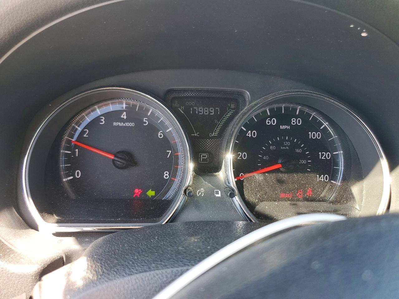 Nissan Versa 1.6 Sv