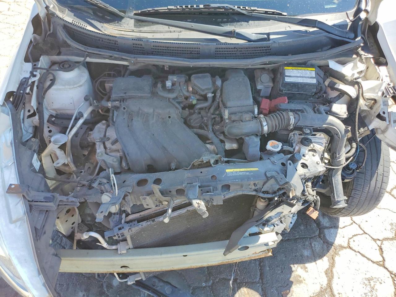 Nissan Versa 1.6 Sv