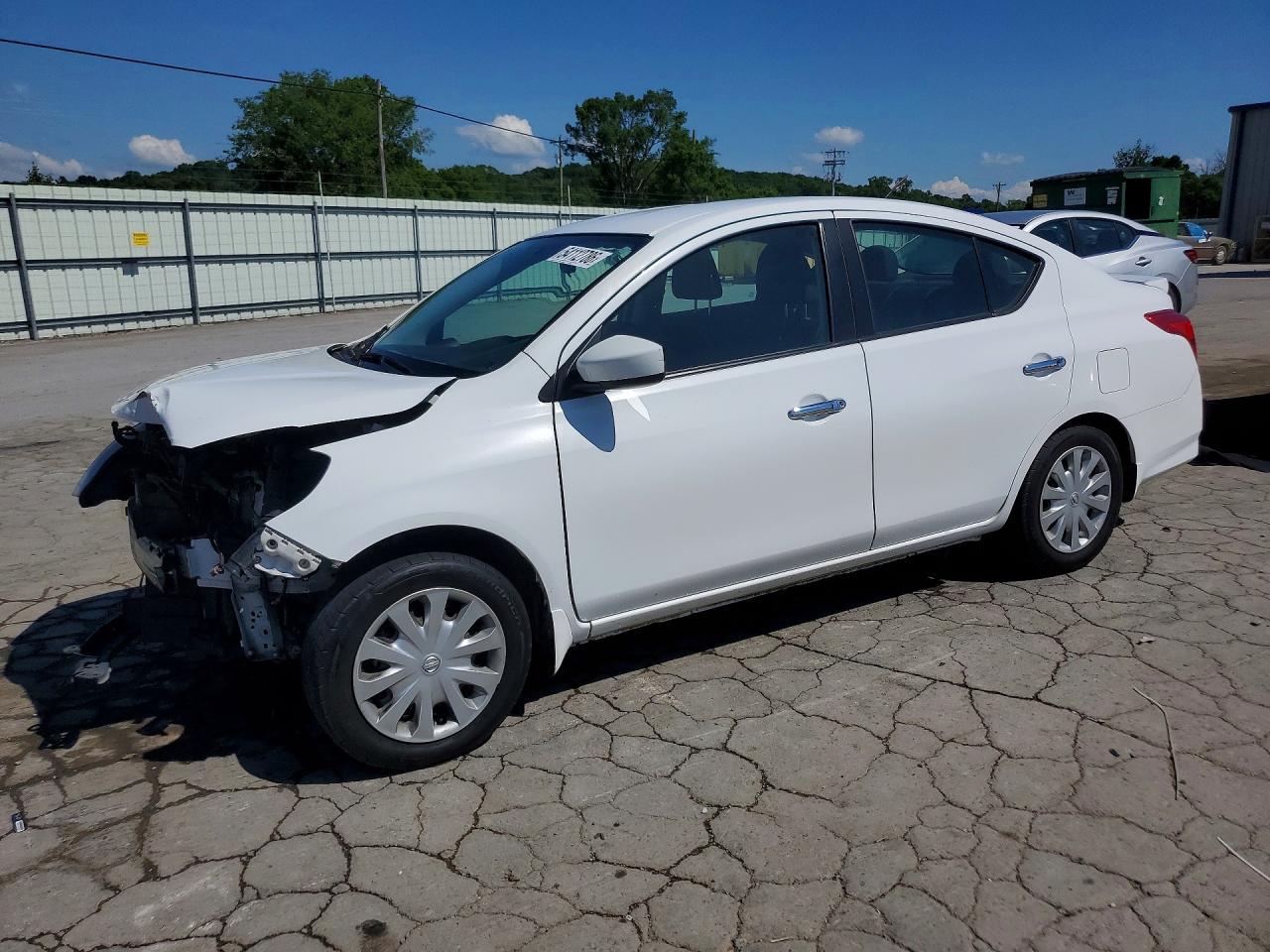 Salvage Nissan Versa Image