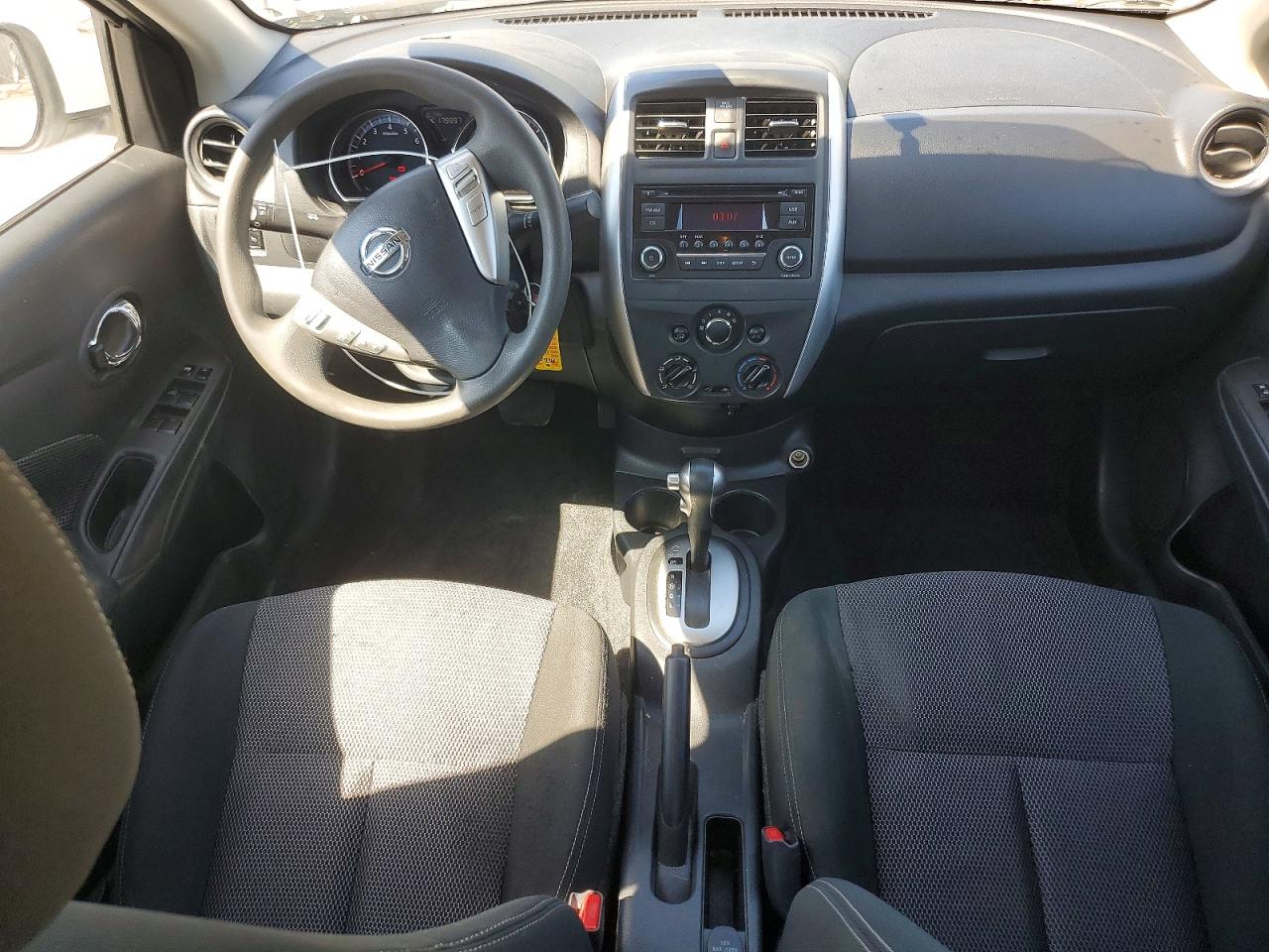 Nissan Versa 1.6 Sv