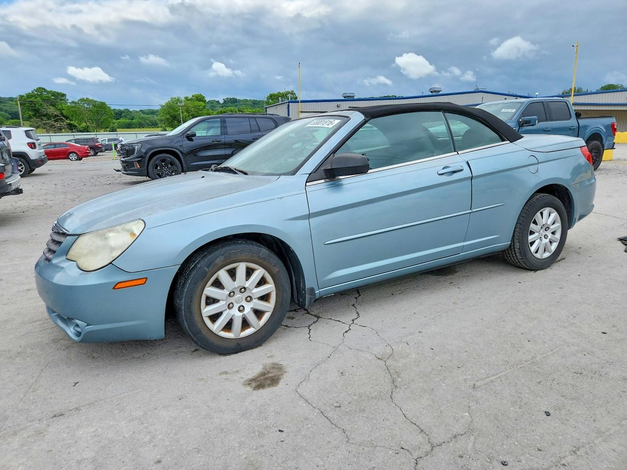 Salvage Chrysler Sebring Image