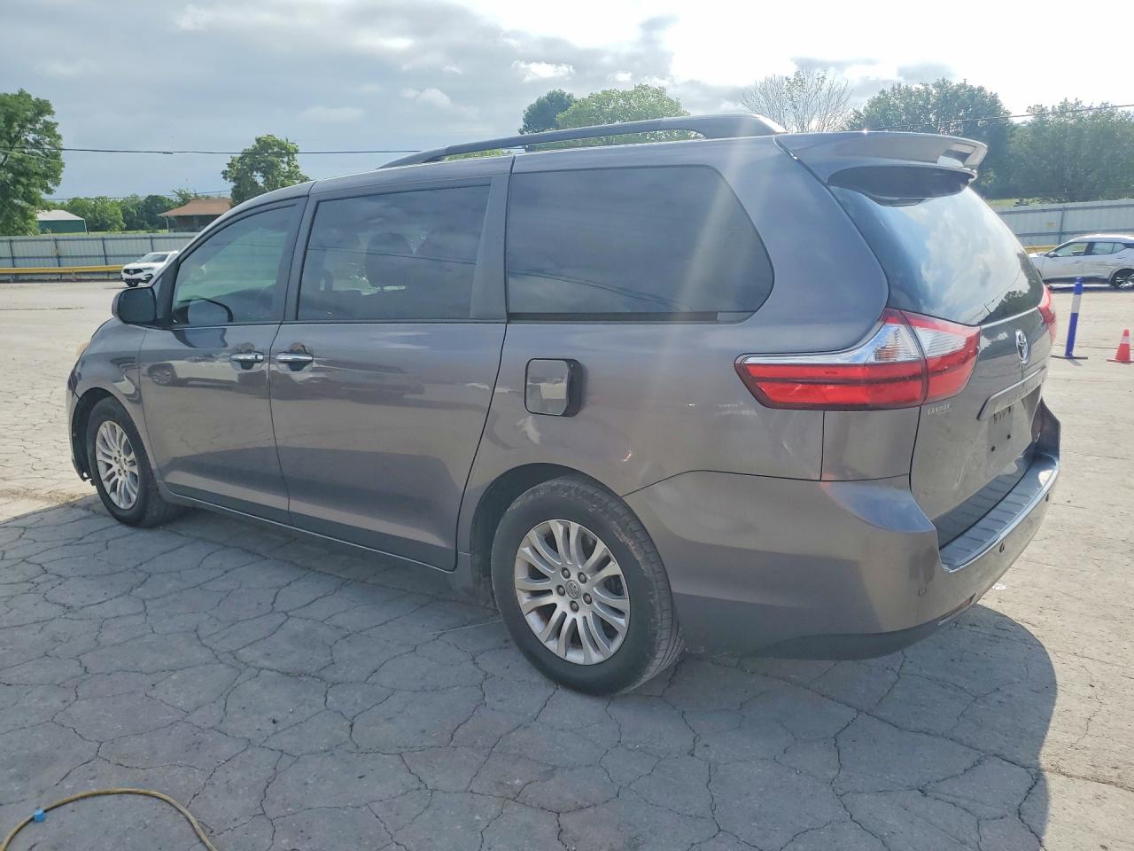 Toyota Sienna Xle Premium 8-passenger