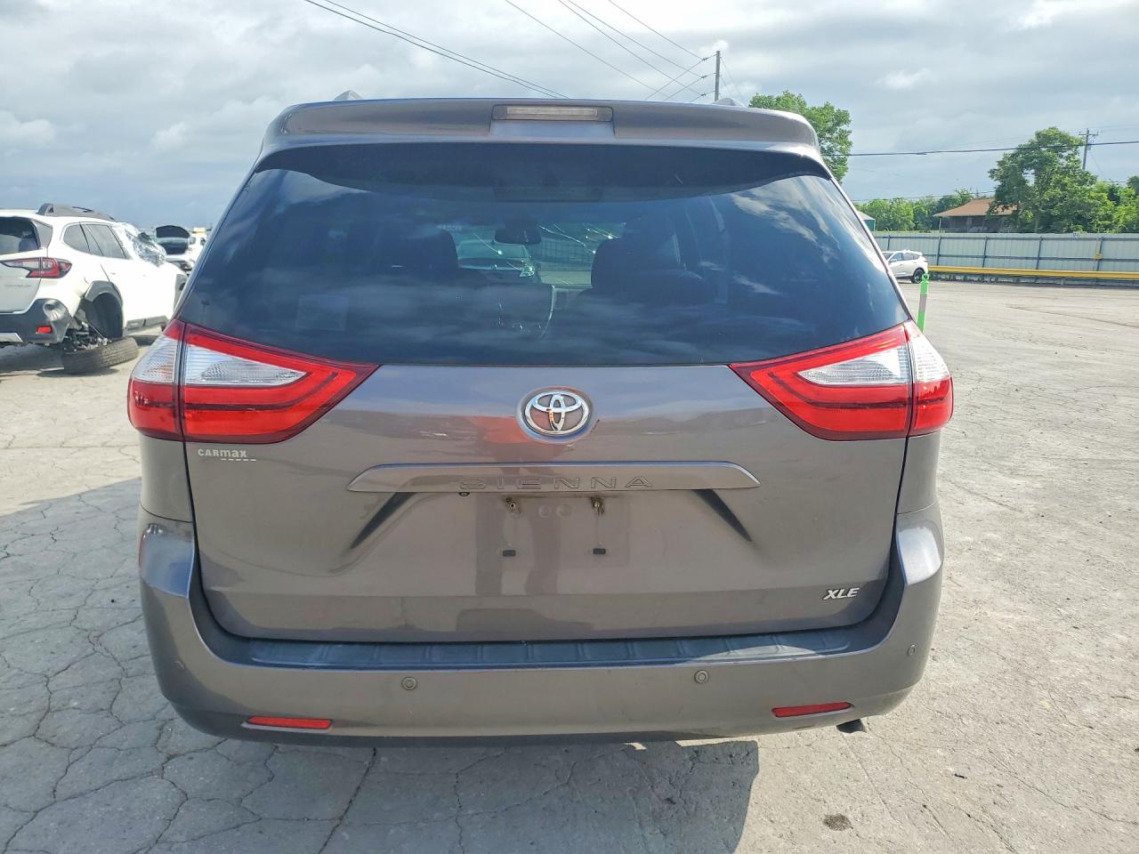 Toyota Sienna Xle Premium 8-passenger