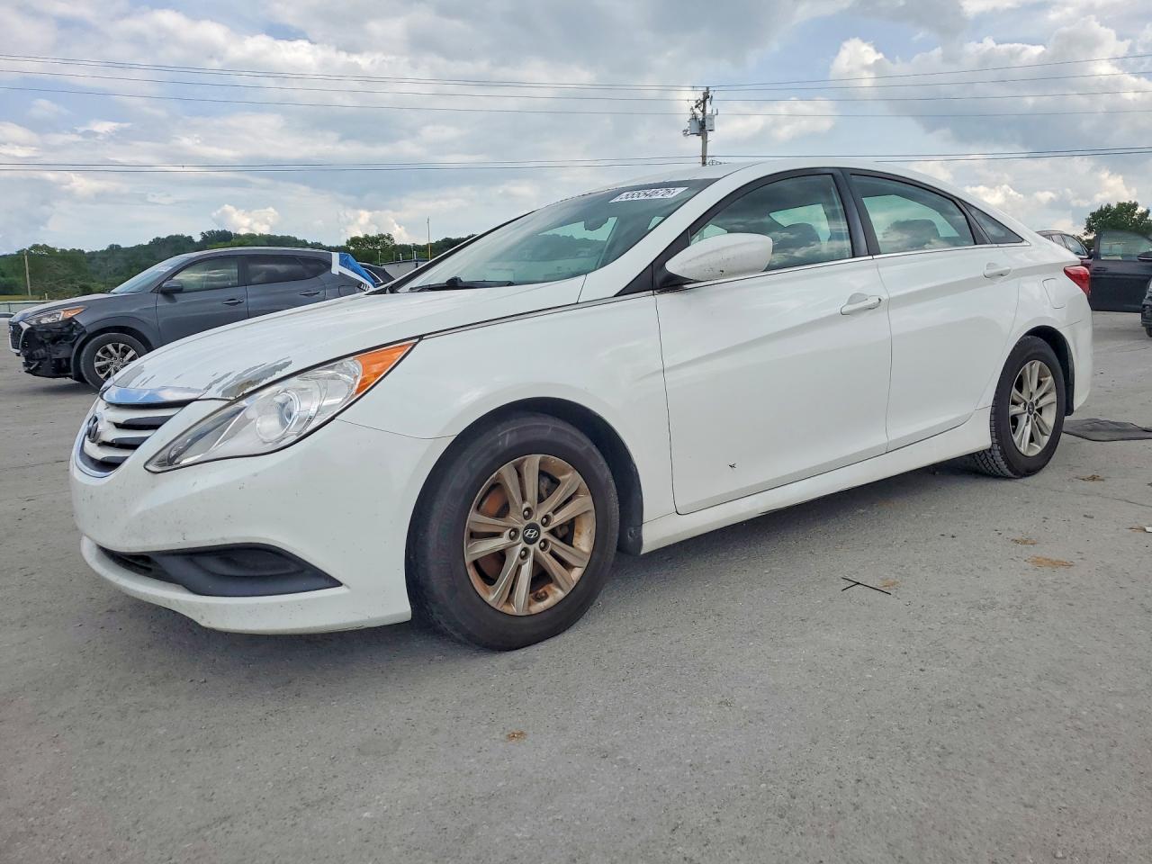 Salvage Hyundai SONATA Image