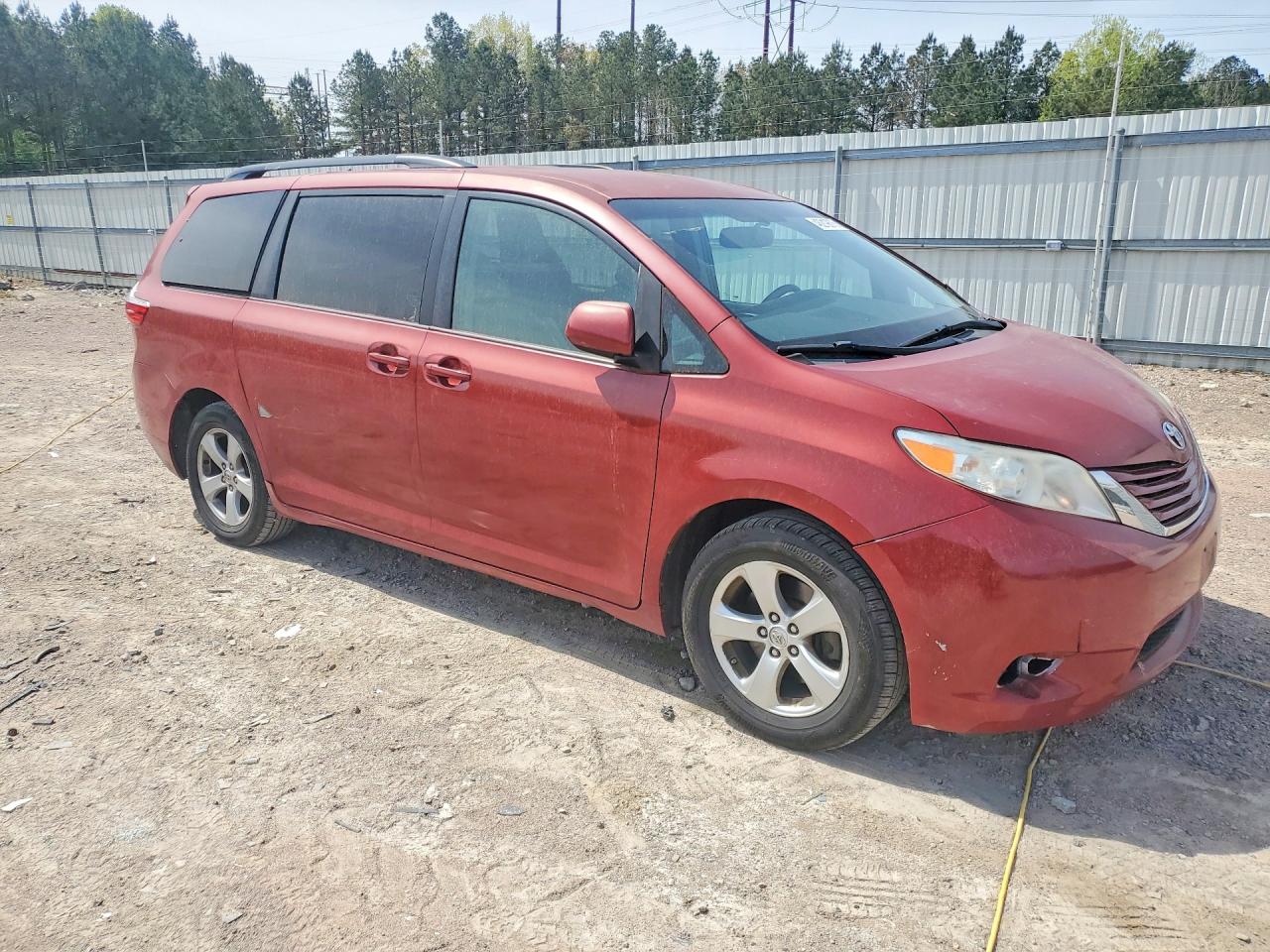 Toyota Sienna Le 8-passenger