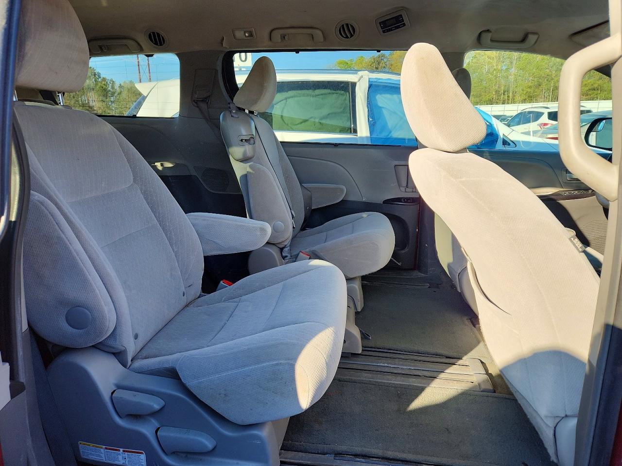 Toyota Sienna Le 8-passenger