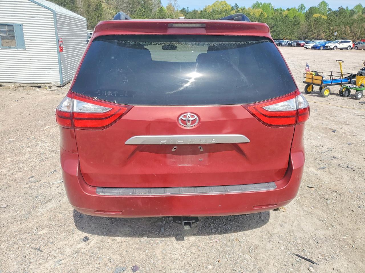 Toyota Sienna Le 8-passenger
