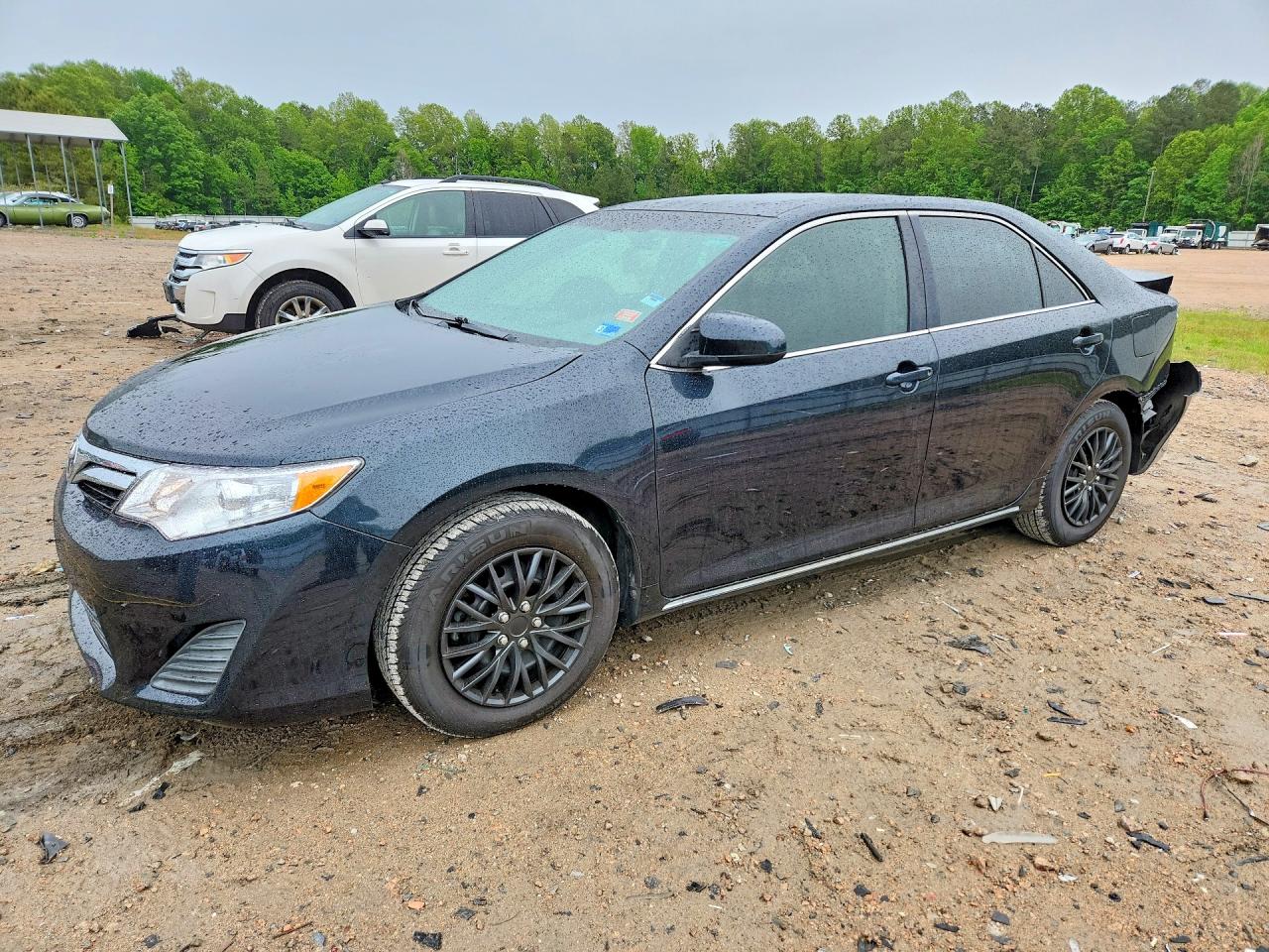 Salvage Toyota Camry Image