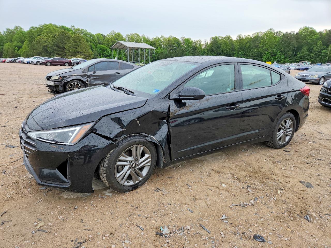Salvage Hyundai ELANTRA Image