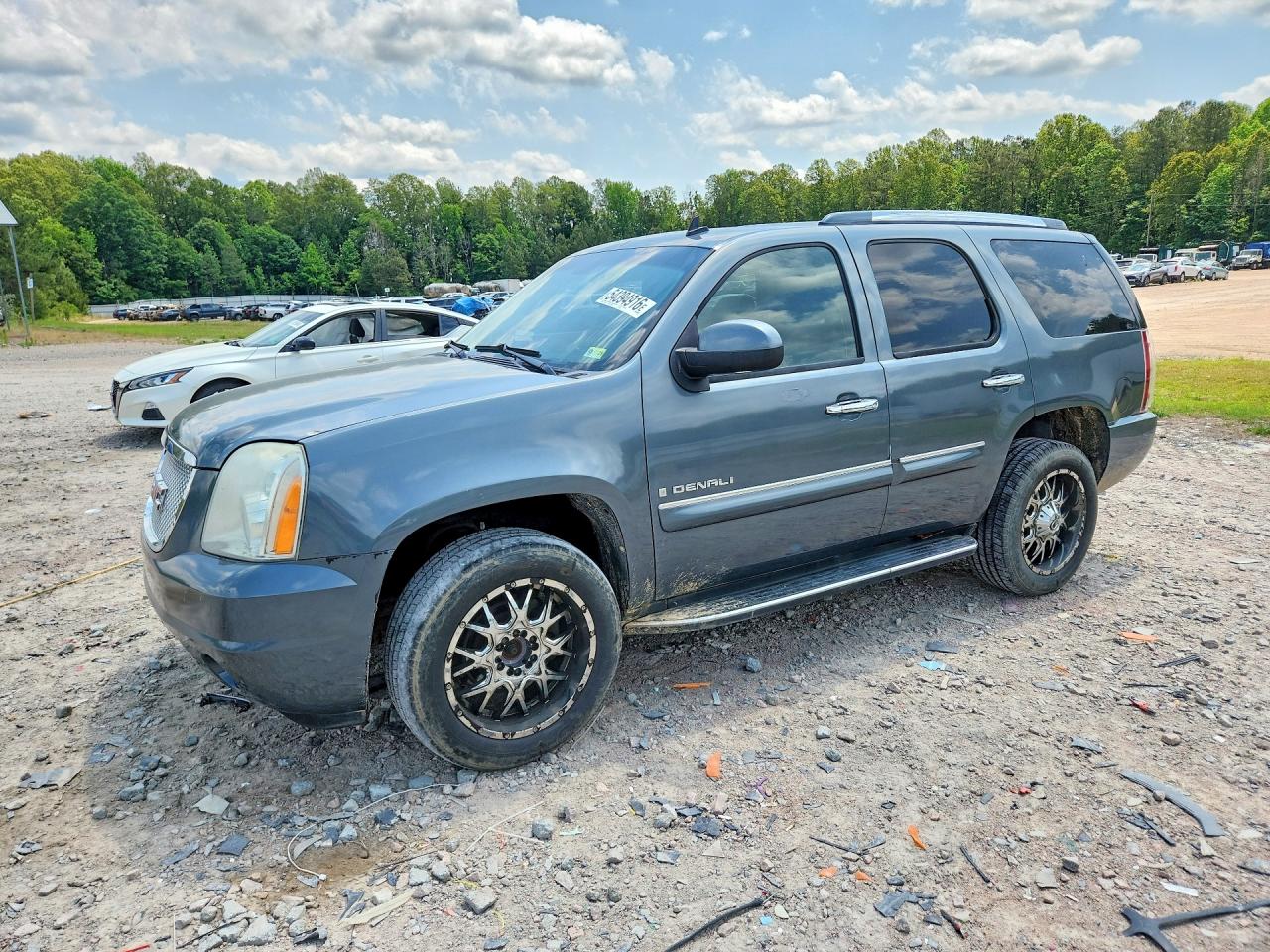 Salvage GMC Yukon Image