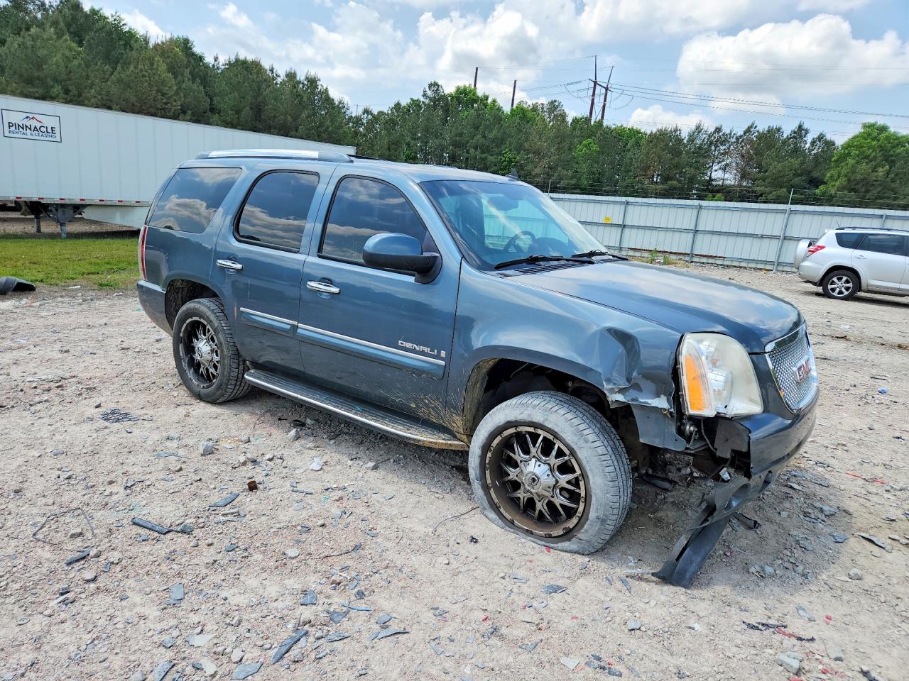 GMC Yukon Denali