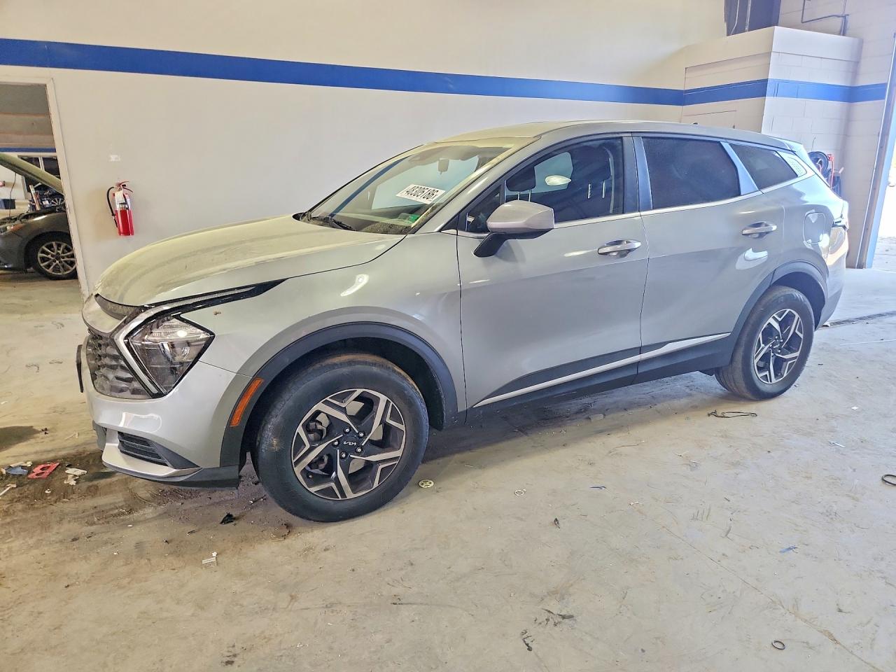 Salvage Kia Sportage Image