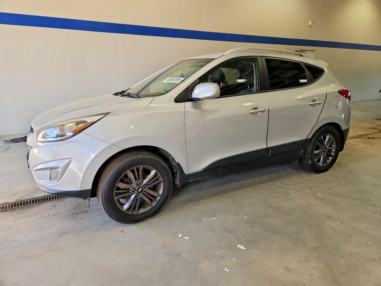 Salvage Hyundai TUCSON Image