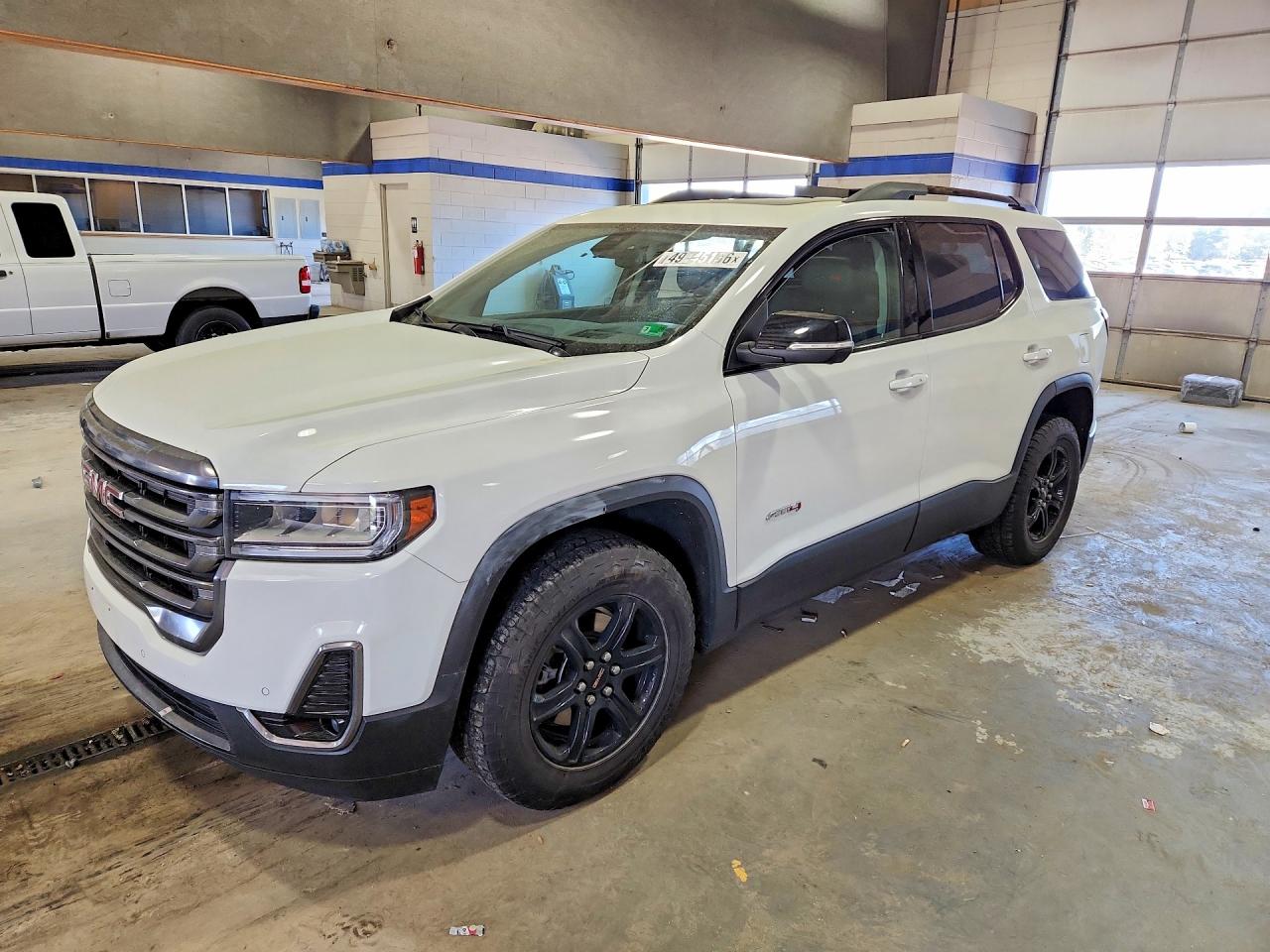 Salvage GMC Acadia Image