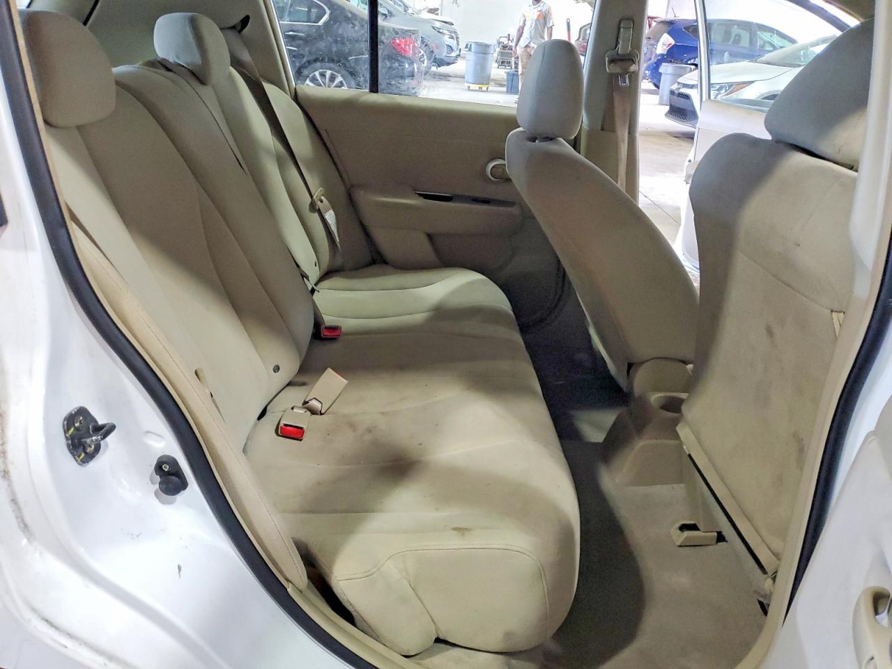 Nissan Versa 1.8 S