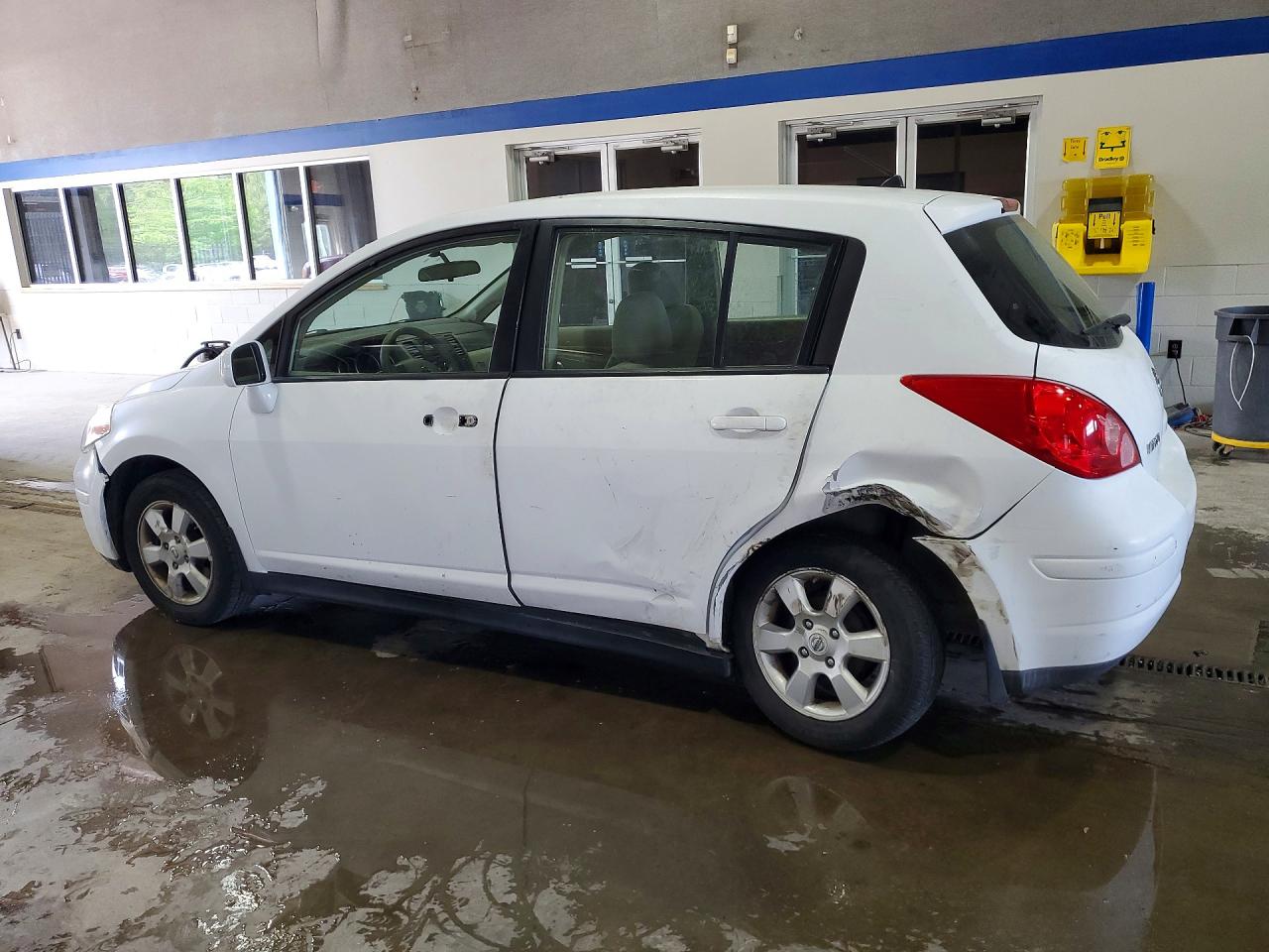 Nissan Versa 1.8 S
