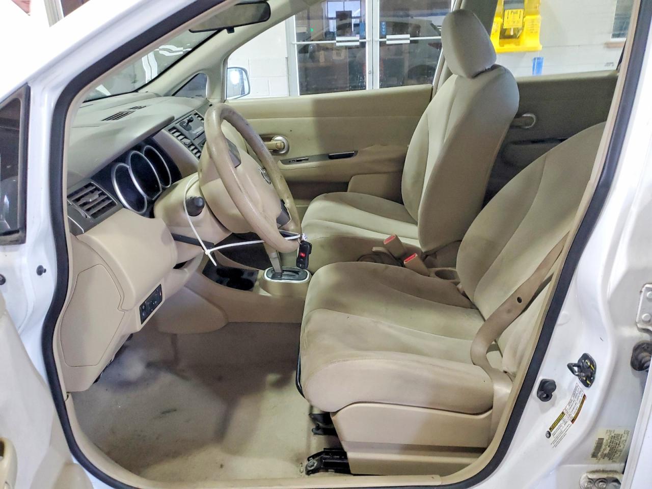 Nissan Versa 1.8 S