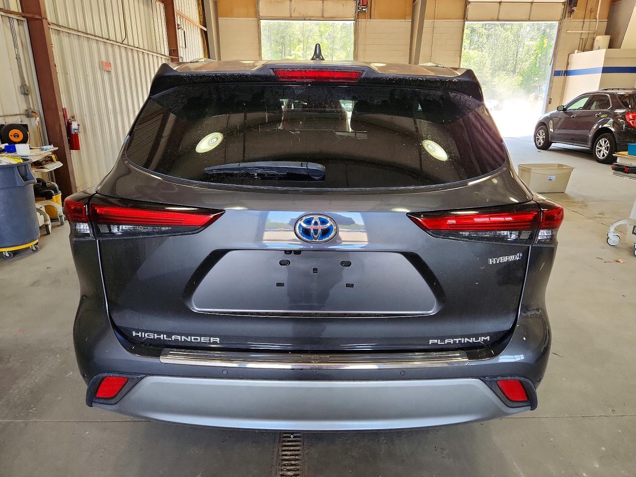 Toyota Highlander Hybrid Platinum
