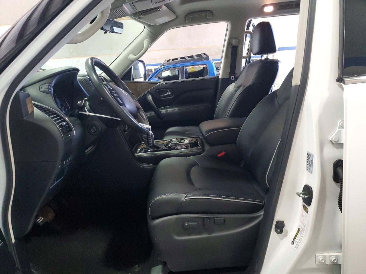 INFINITI Qx Premium Select