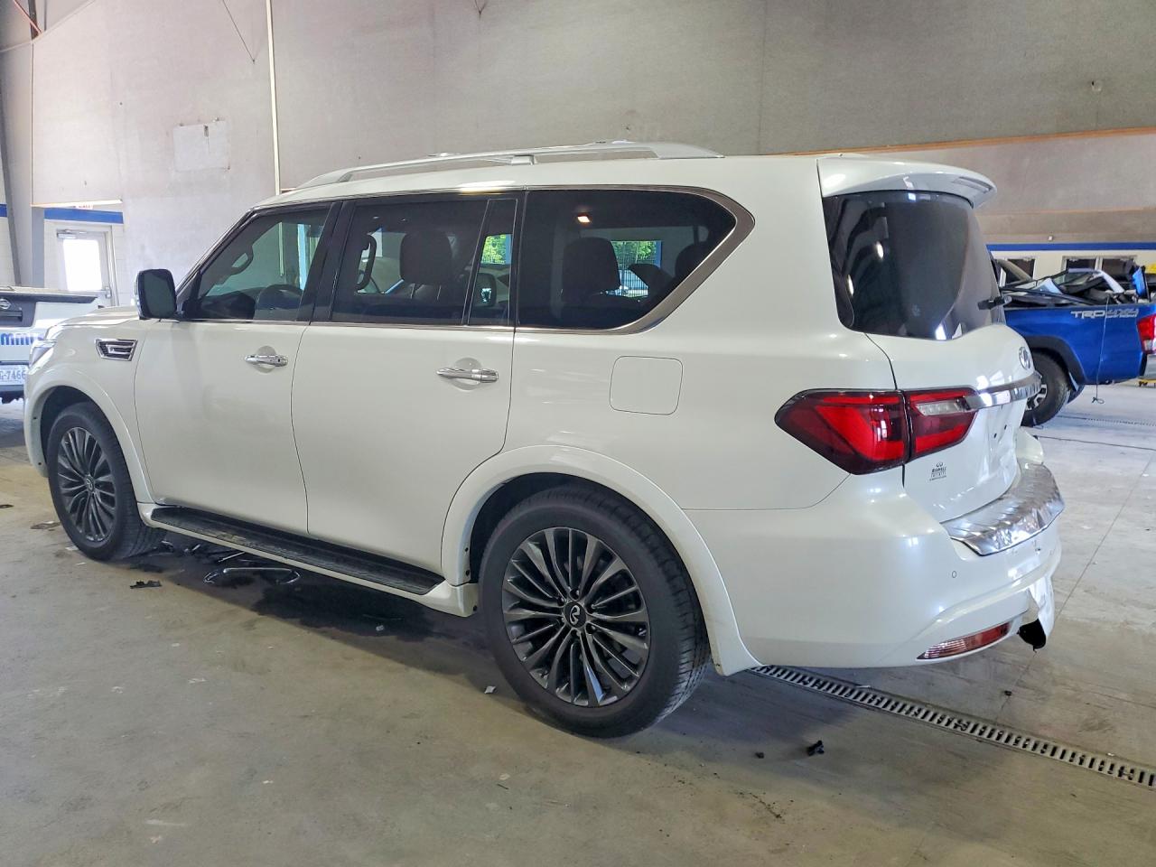 INFINITI Qx Premium Select